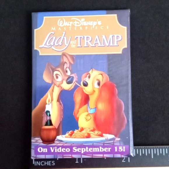 DISNEY STORE CAST MEMBER POSTER PIN - Picture 3 of 3